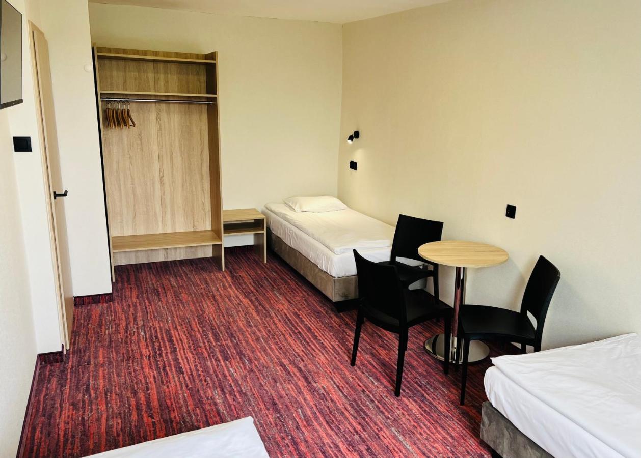 Hotel Rok 克拉科夫 外观 照片