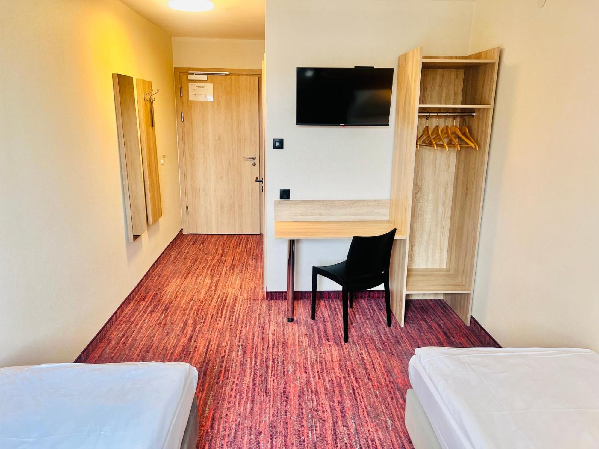 Hotel Rok 克拉科夫 外观 照片